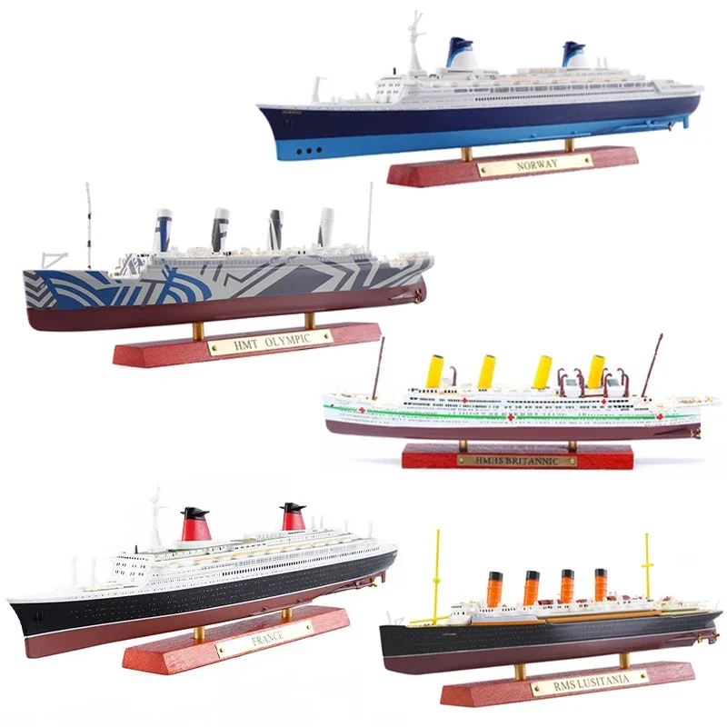 Classics Luxury Cruises Simulation Alloy Ship Model Titanic Ornament Lusitania Normandy HMHS BRITANNIC Steamer