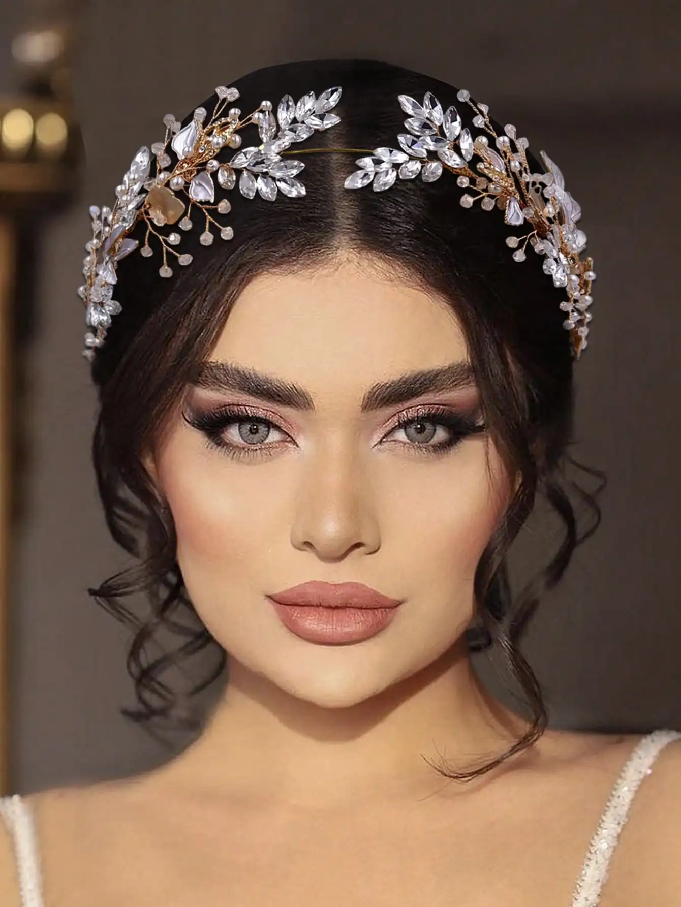 

Элегантная свадебная заколка для волос из хрусталя и жемчужного сплава для свадебных аксессуаров