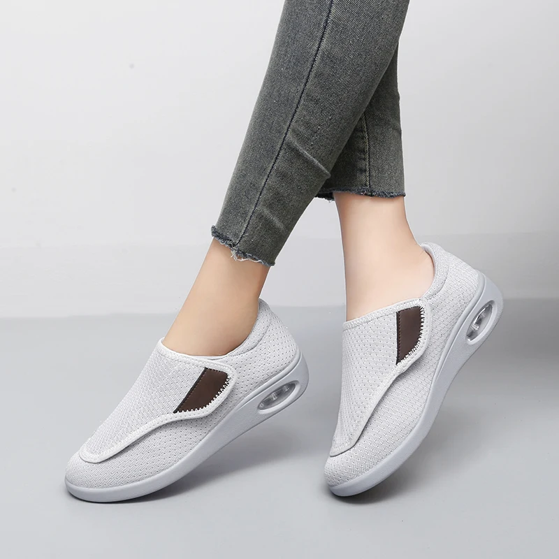 Zapatos vulcanizados antideslizantes para mujer, zapatillas deportivas informales con cuña, talla grande 44, gran oferta, otoño