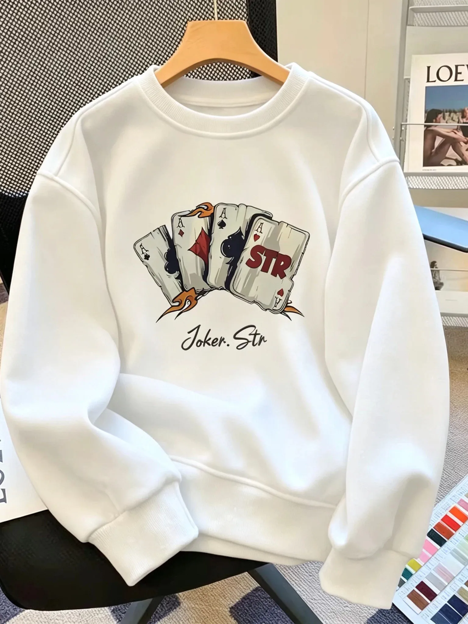 american-style-retro-high-end-round-neck-sweatshirt-men's-autumn-winter-fleece-loose-fashionable-comfortable-poker-pattern-top