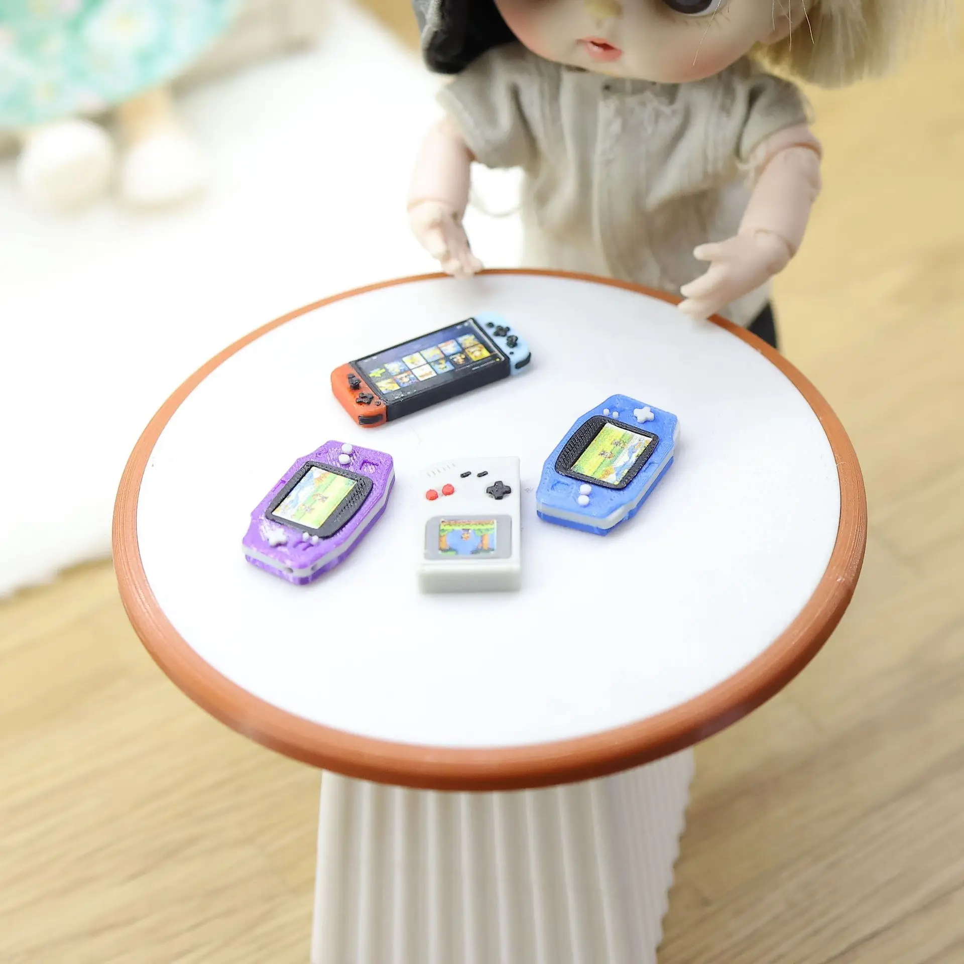 1/12 1/10Mini Handheld Game Console Miniature Set,Dollhouse Game Room Accessory,Tiny Retro Gaming Model Prop for OB11 BJD Layout