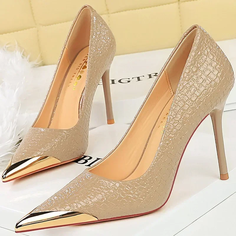 Women Sense Of Luxury 9.5cm High Heels Serpentine Retro Pumps Lady Coffee Khaki Patent Leather Metal Pointed Toe Office Shoes