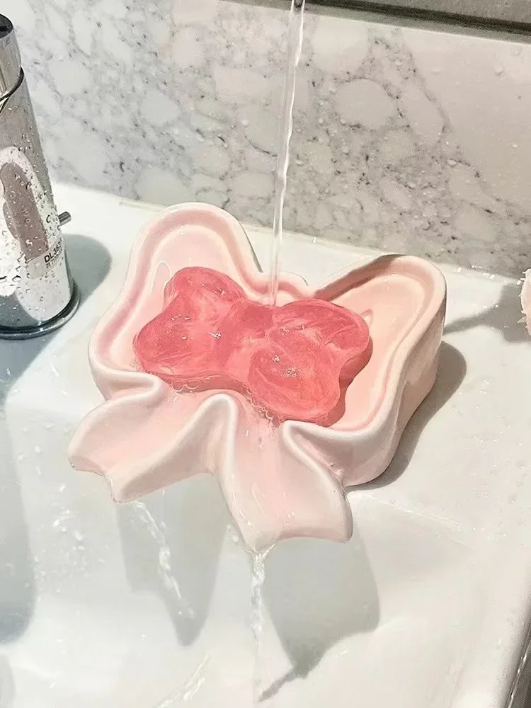 NEW 1PC Ceramic Bow Tie Shape Shower Soap Holder Drain Soap Dish Bathroom Accessories Supplies Water Guide Dish Storage Plate