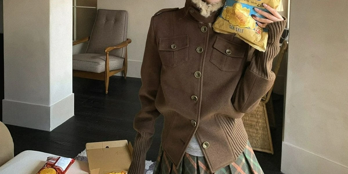 High-end Vintage Metal Buckle Coat for Women New Autumn Woolen Coat Top