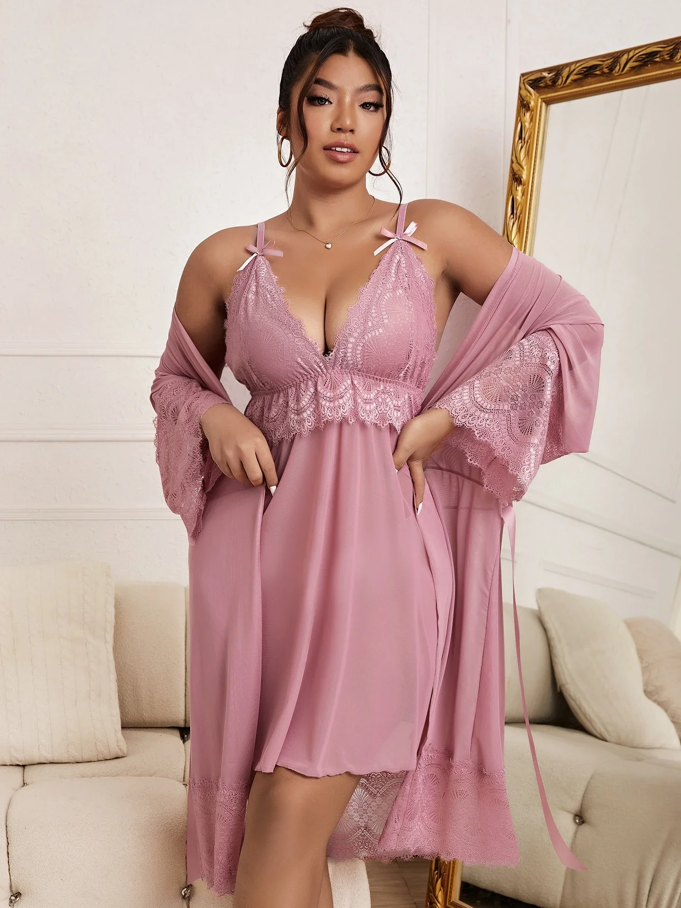 

Комплект пижамы для женщин: кружевной сетчатый халат и платье-комбинация