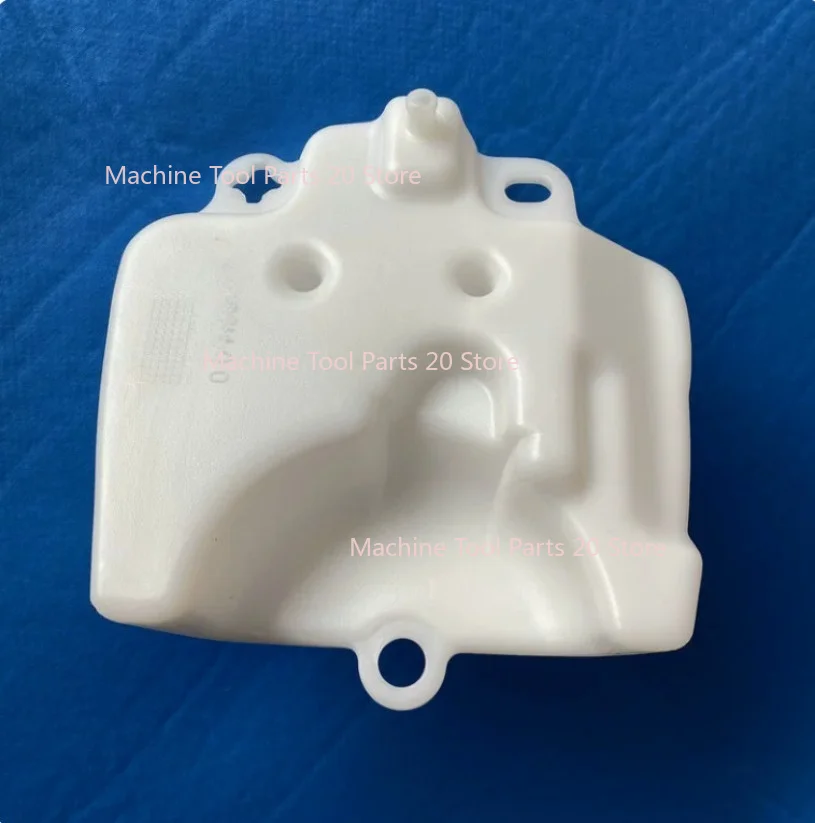 1pc Plastic Fuel Tank for Yamaha 4-stroke 2.5HP / 3.5HP Outboard 4