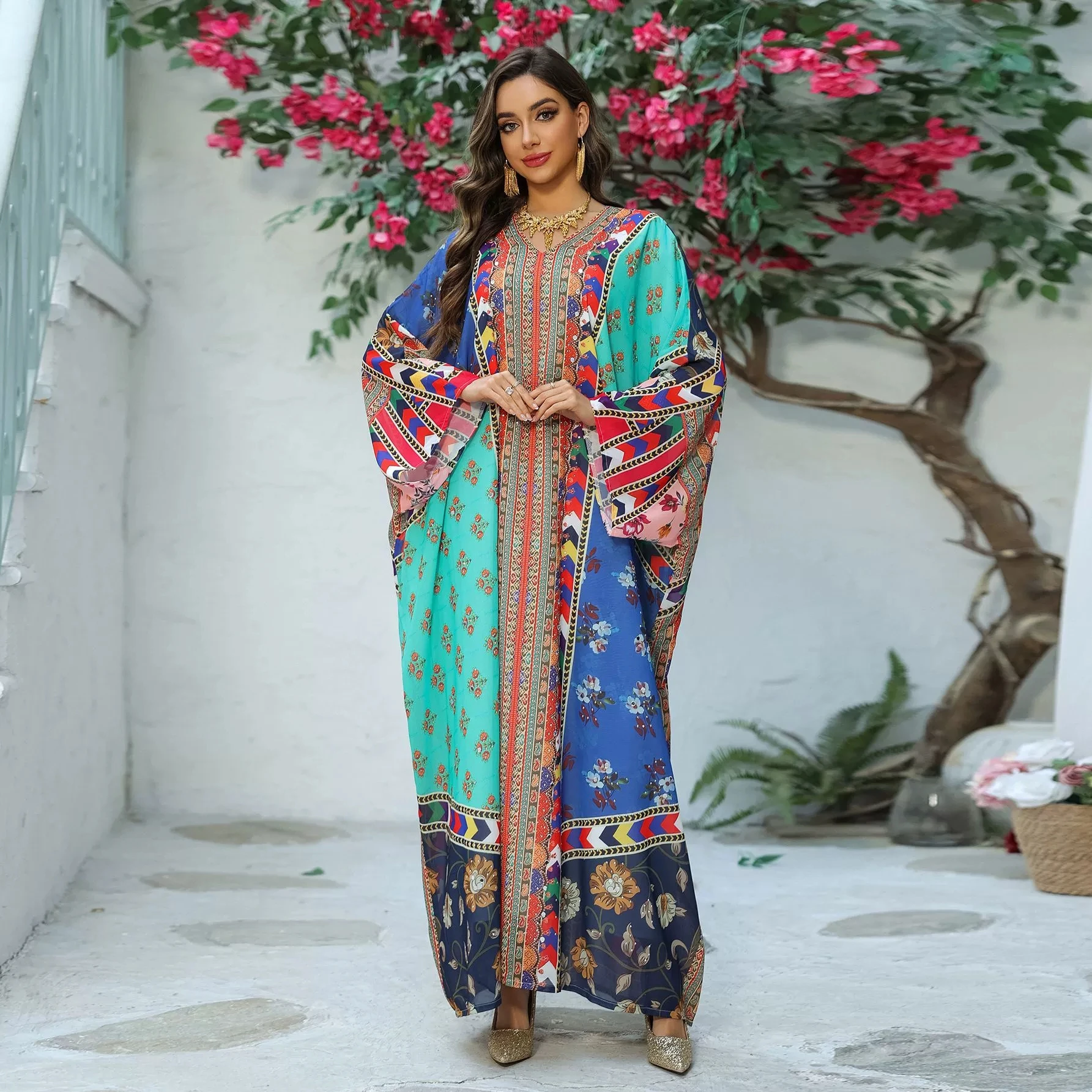 

Ramadan Saudi Arabia Muslim Fashion New Middle Eastern Women's Printed Hot Diamond Bat Sleeve Dress Large Head Islamic Robe