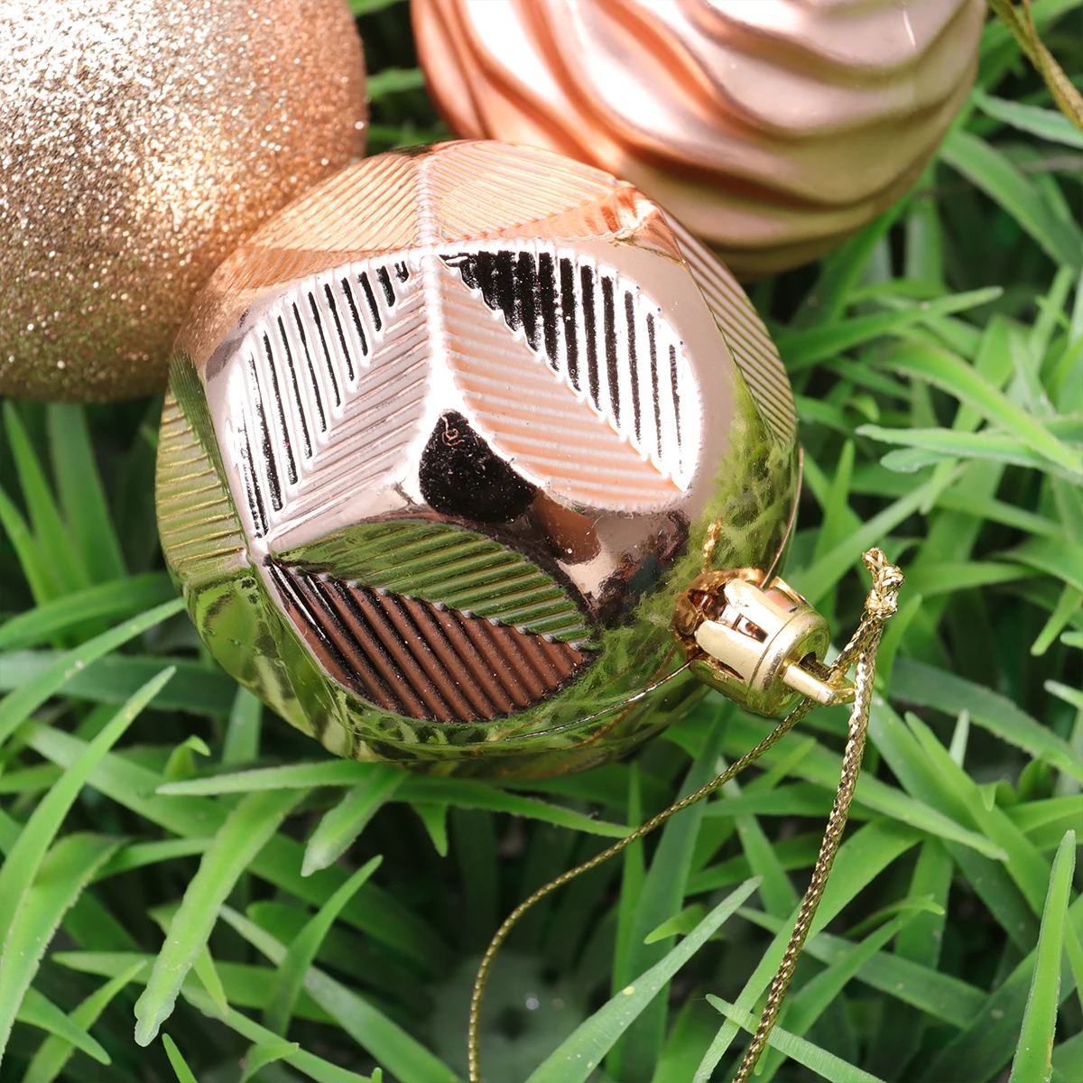 

12Pcs Christmas Balls 6cm Safe Plastic Ball Decorations for Home Hotel Restaurant Xmas Tree Pendant Hanging Display