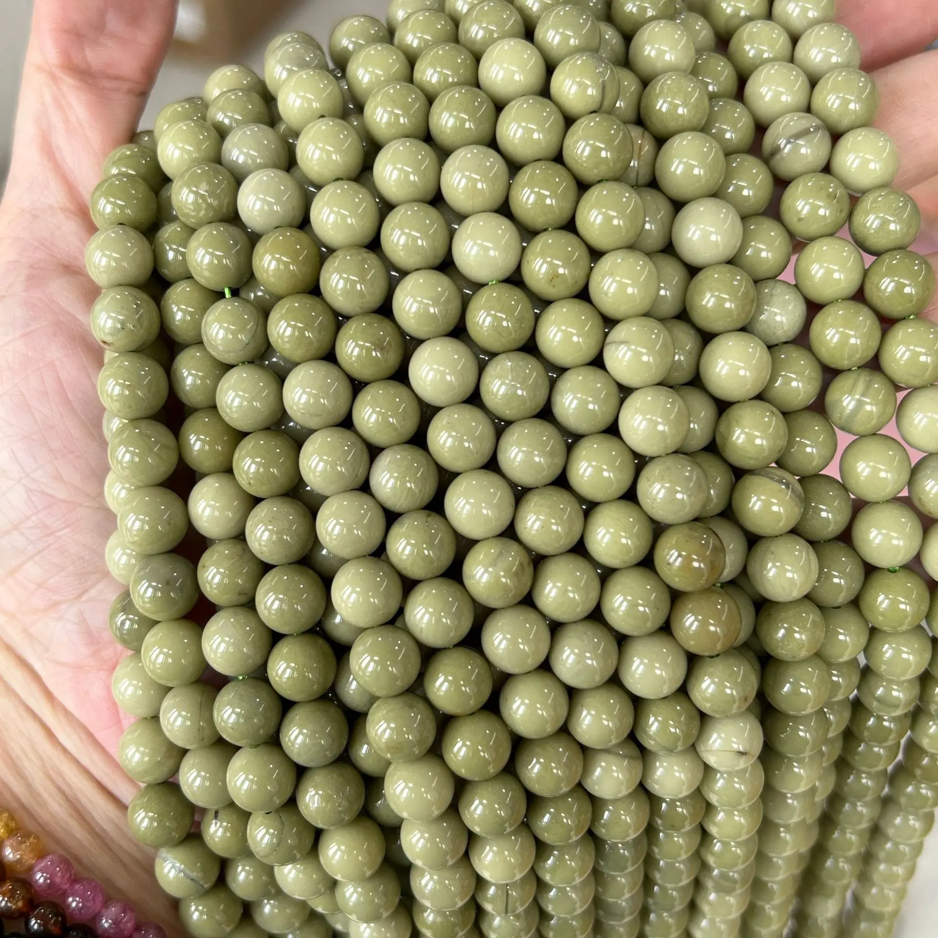 Agata Alashan: Scopri la Pietra Naturale Perfetta per i Tuoi Progetti di Bigiotteria