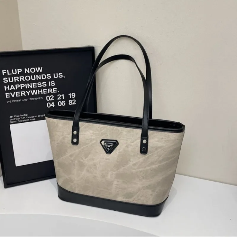 

Women's Fashion Forward Tote Bag Cutting Edge Style For Fashion Enthusiasts And Trendsetters Statement Piece