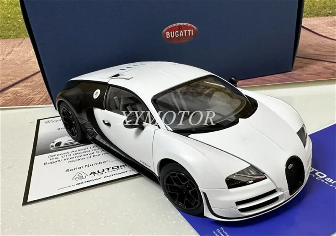 AUTOart 1/18 For Bugatti VEYRON SUPER SPORT panda White black Diecast Model Car Toys Gifts Hobby Display Collection Ornaments