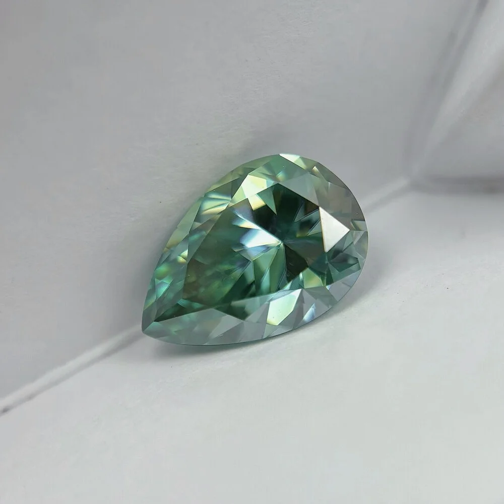

Green color Loose Moissanite Stones Pear shape 0.35~5ct Excellent Cut With GRA Certificate For jewelry Ring Necklace Inlay