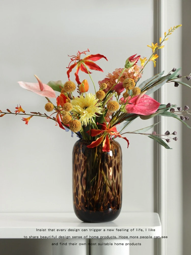 Modern Designer Amber Leopard Print Delicate Light Luxury Glass Vases Decoration Piece Home Decoration Artifact Gift to Friends