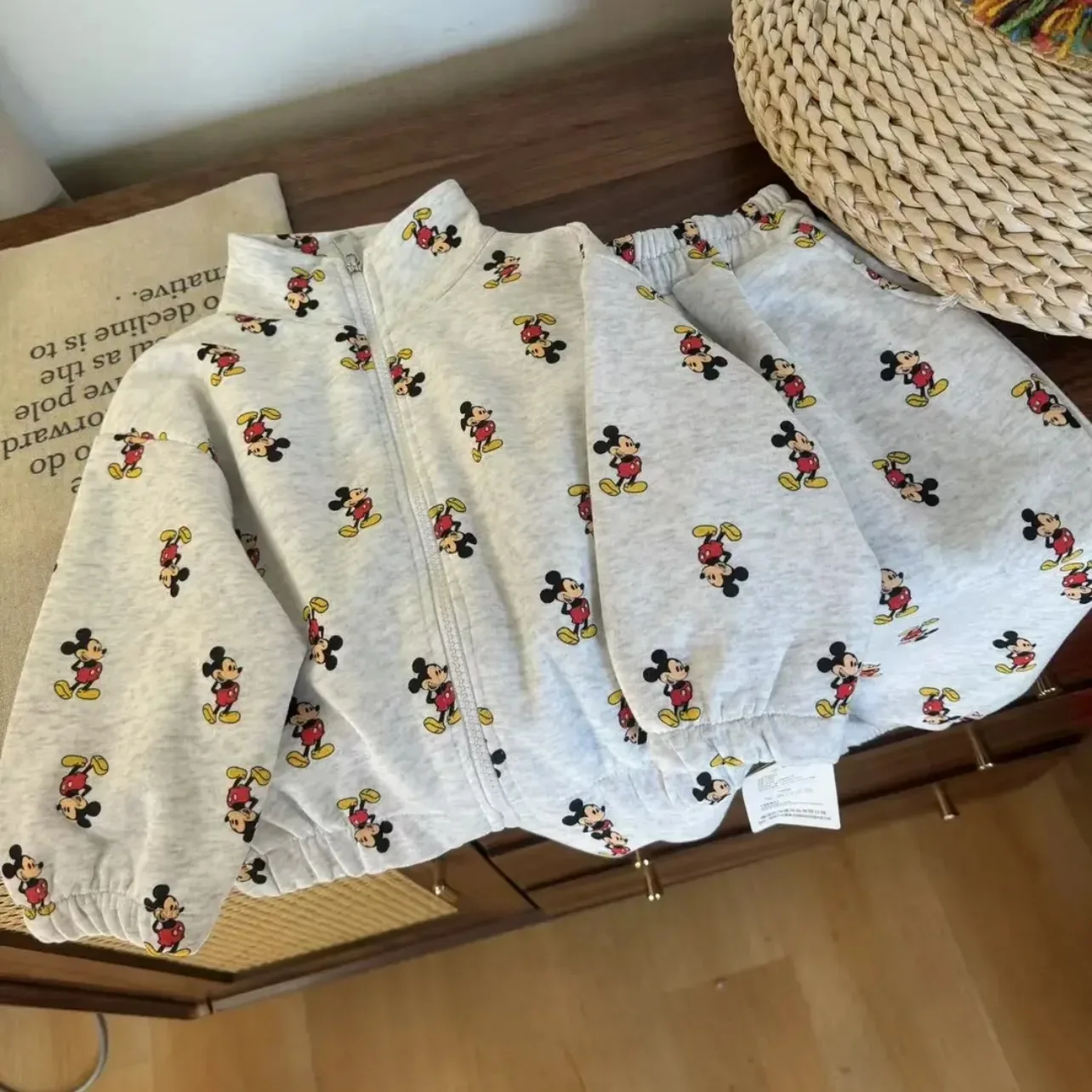 

Disney 2025 Mickey Full-Print Zip Hoodie Set - Spring 2-Piece Athletic Outfit for Boys & Girls, Unisex Casual