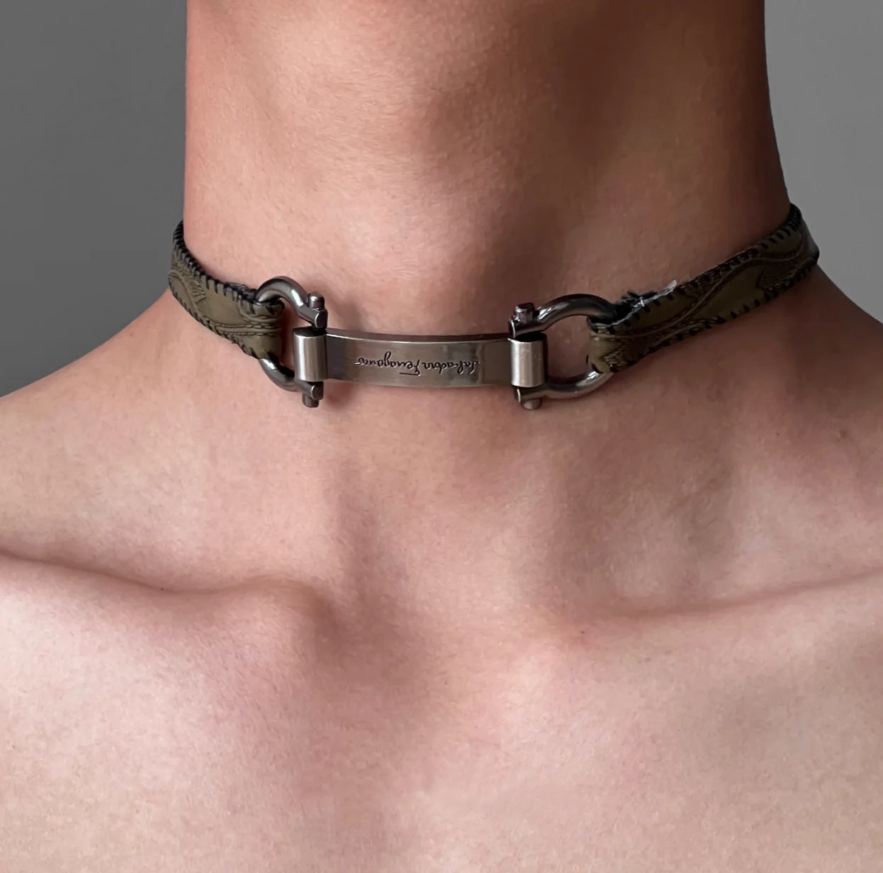 Horseshoe Buckle Leather Metal Collar Choker Necklace for Women Men Y2k Hot Girl Retro Cool Punk Gothic Necklace