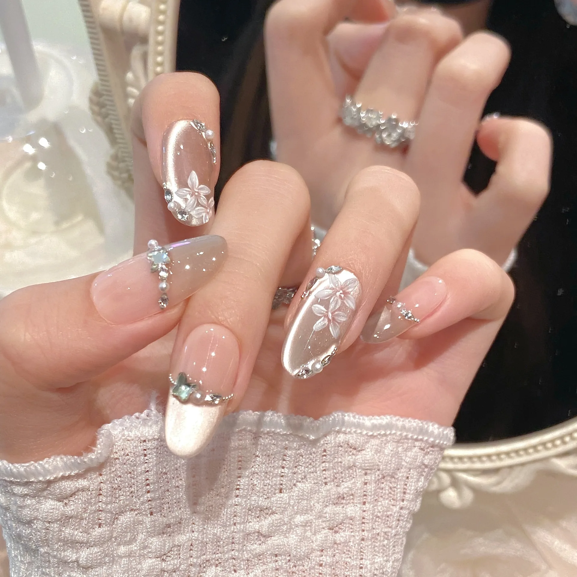 اليدوية الملوكية الأرجواني قصيرة الصحافة على الأظافر مع حجر الراين قابلة لإعادة الاستخدام الكورية وهمية مسمار مع الغراء الاصطناعي الاكريليك مسمار مانيكير