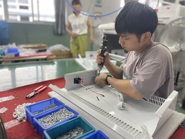 مروحة تبريد الهواء التبخيري المتنقلة AC 80W 2000W