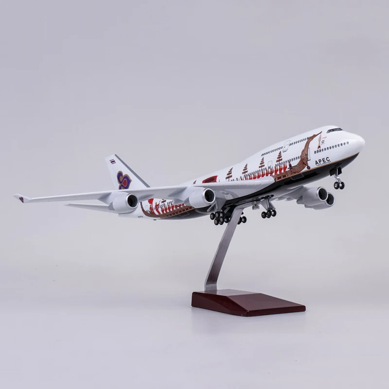 2025 New 1:150 Scale Diecast Model Thai Airways Dragon Boat Boeing 747 Resin Airplane Airbus With Light Toy Display Collection