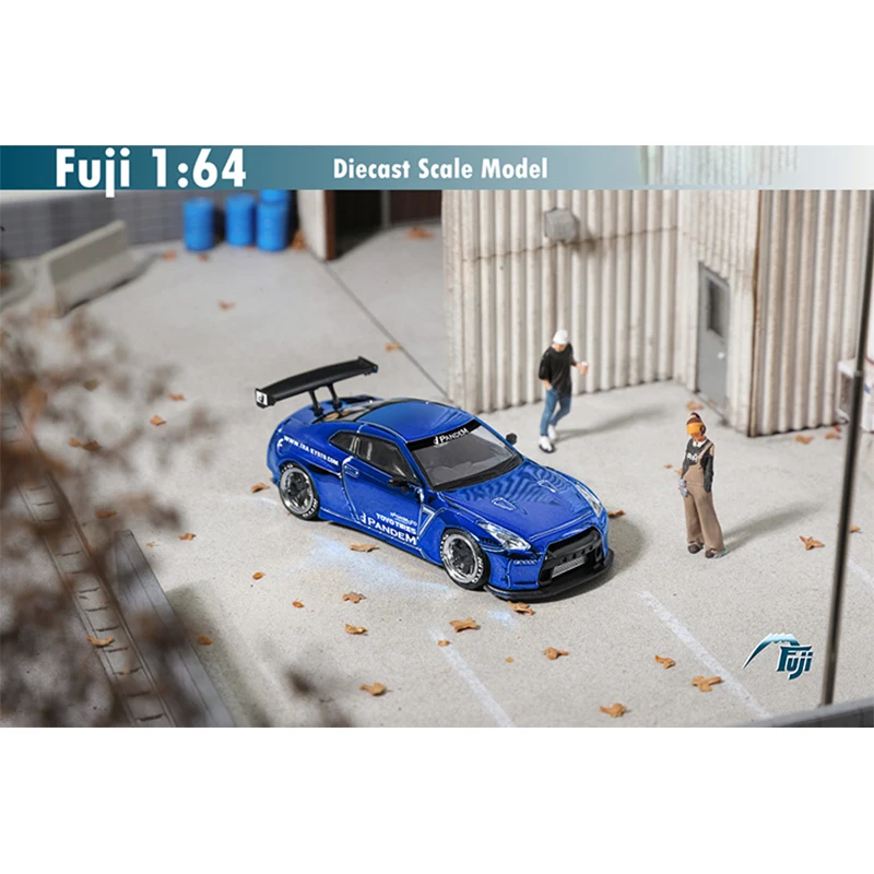 FUJI In Stock 1:64 Pandem GTR R35 Chrome Diecast Diorama Car Model Collection Miniature Toys