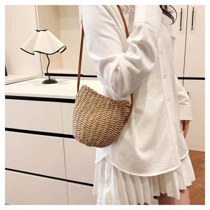 

Classic Women's Tote Bags in Genuine Leather by Famous Designer - Elegant Crossbody Shoulder Bag Popular Fashion