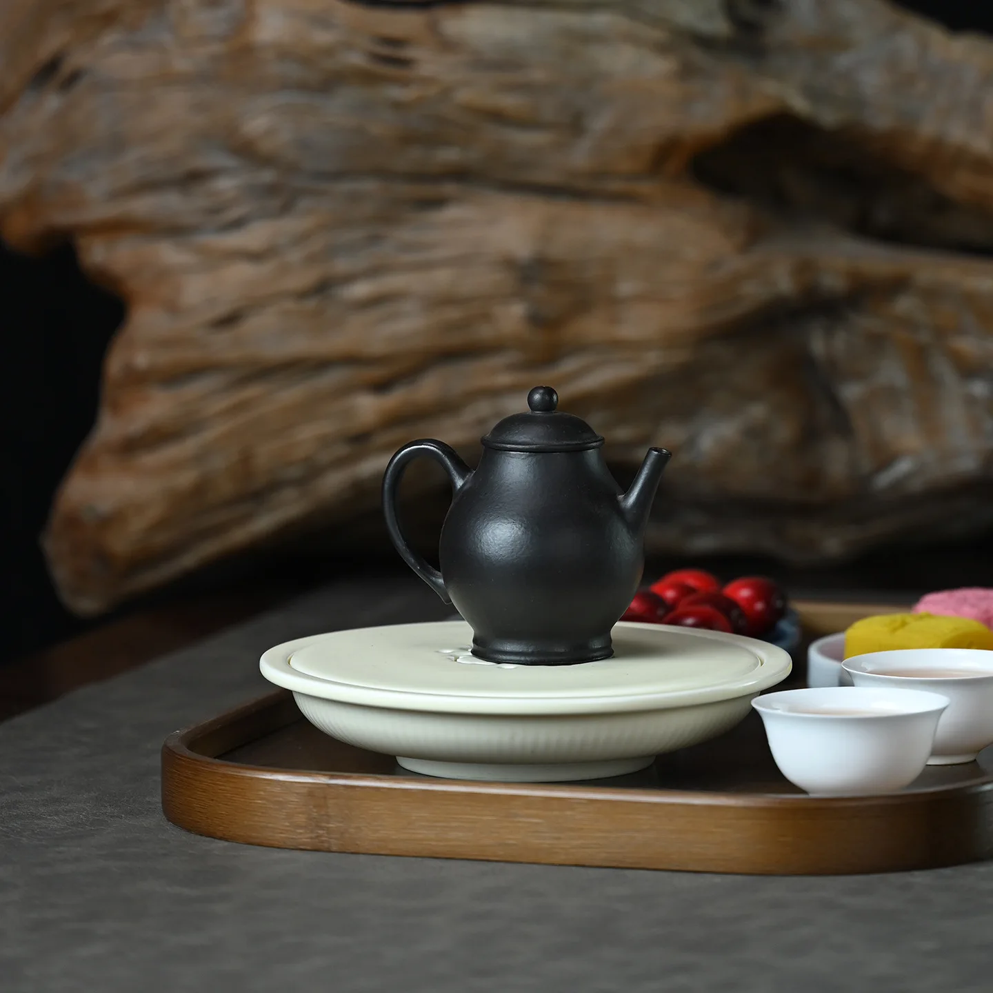Raw ore Zhu mud covering ash pure hand use Yixing purple clay pot Kung fu brewing teapot tea set 140ML