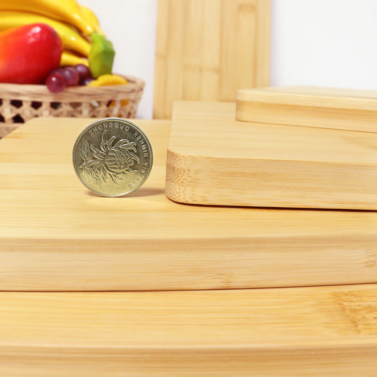 

Bainison【Outdoor Camping Essential】Bamboo Cutting Board for Kitchen & Picnic – Non-Slip Anti-Microbial Thickened Eco-Friendly