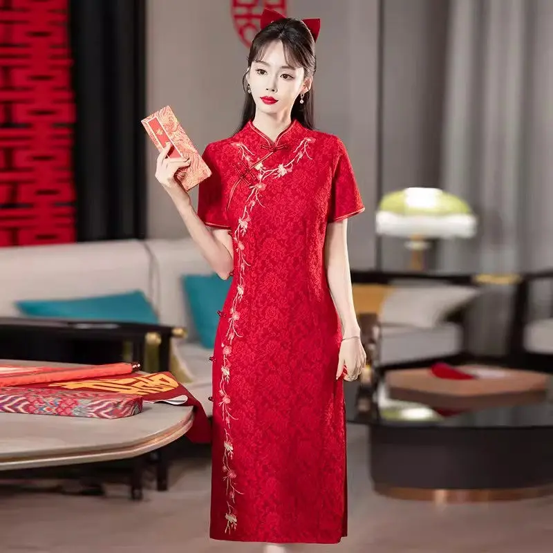 

Chinese Red Qipao 2024 Summer New Fashion Short Sleeve Elegant Lace Embroidered Dress For Wedding And Party Female Vestidos K846