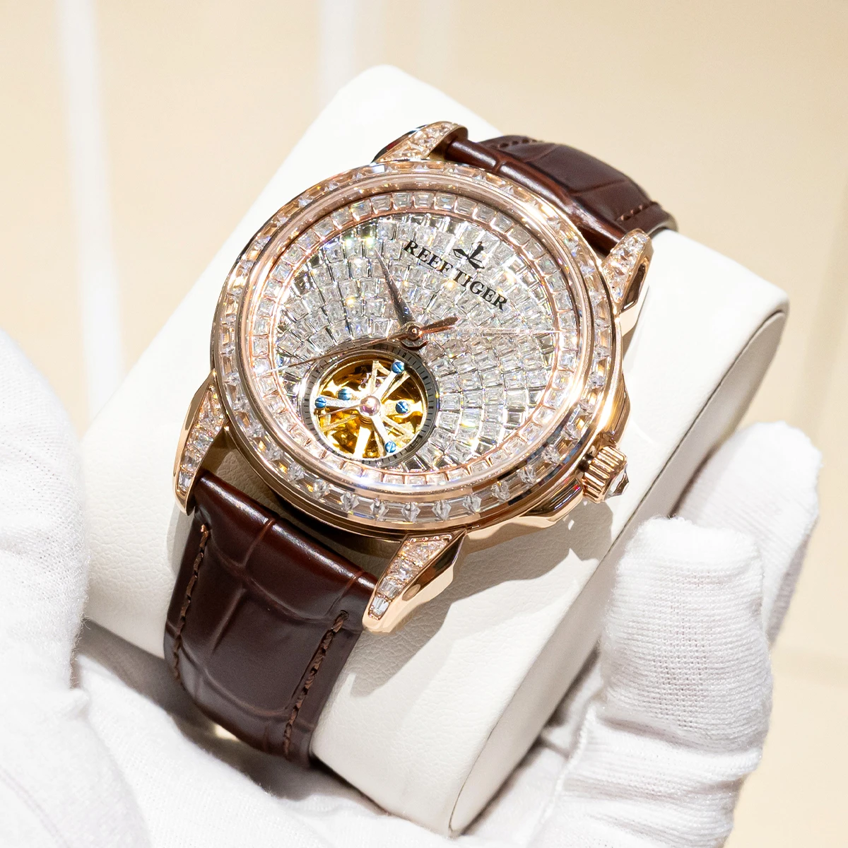 Reef Tiger Men Automatic Watch 41.5mm Luxury Mechanical Wristwatch Luminous Skeleton Crystal Dial Bezel Sapphire Mirror