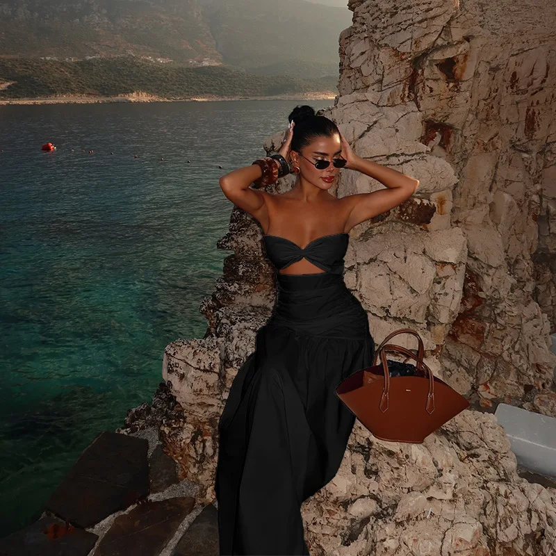 夏休みマキシドレスルーズソリッドセクシーなフレンチビーチロングドレスストラップレスバックレスブラックドレスライトラグジュアリースリムエレガント