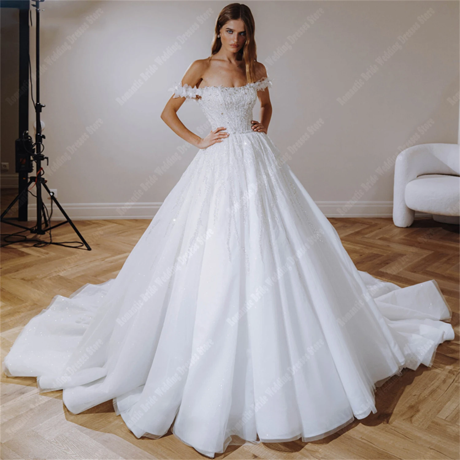 Gorgeous  Off Shoulder Women Wedding Dresses Fluffy Large Skirt Hem Bridal Gowns Romantic Mopping Length Princess Banquet Robes