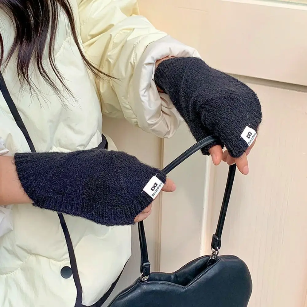 Simple Warm Touch Screen Half Gloves Thicken Korean Conch Knitted Gloves Short Creative Winter Shell Gloves Outdooor
