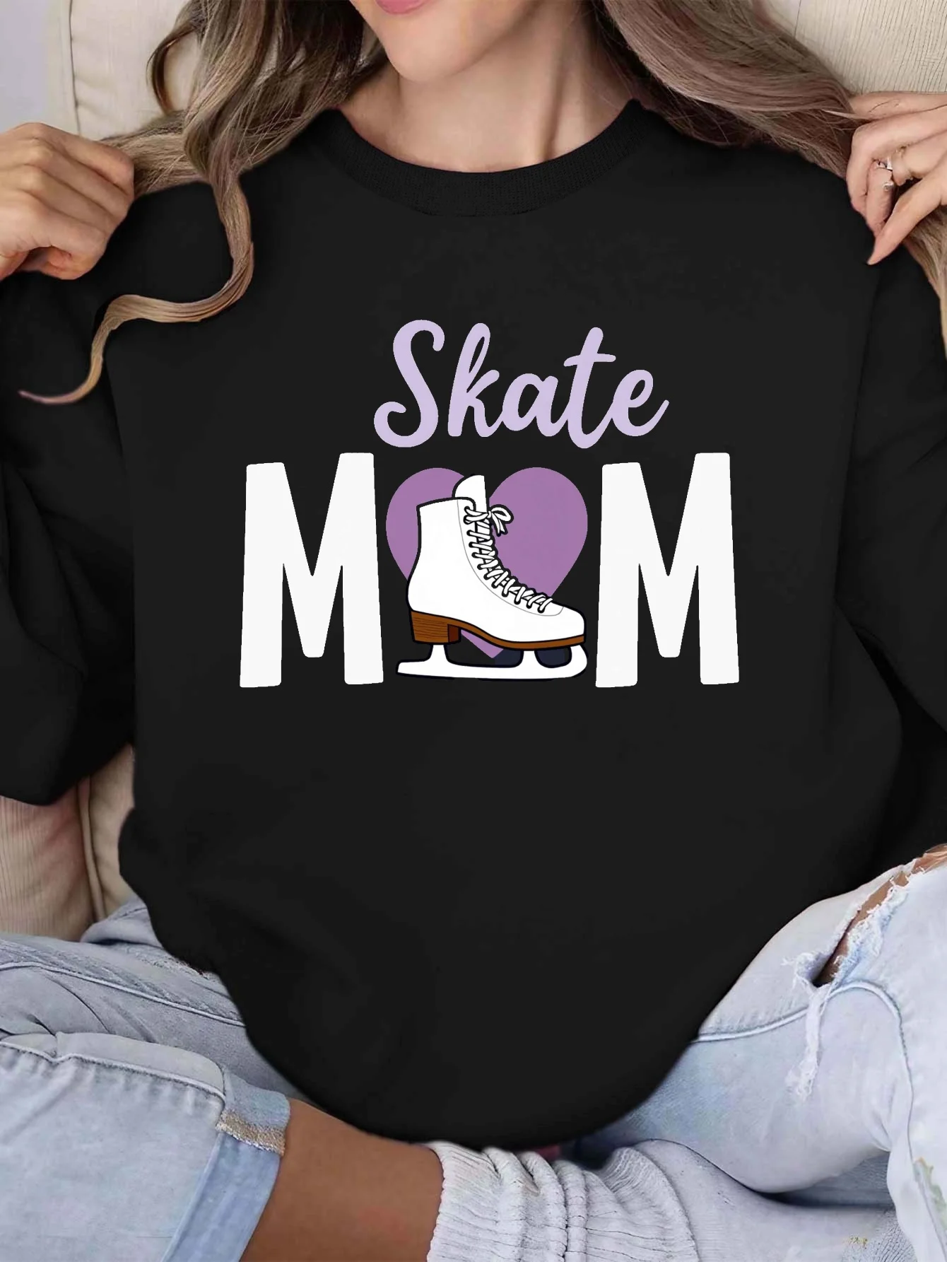 Women's Skate Mom Graphic Print Crew Neck Sweatshirt - Black Casual Pullover with Purple Lettering & Skate Design, Relaxed Fit