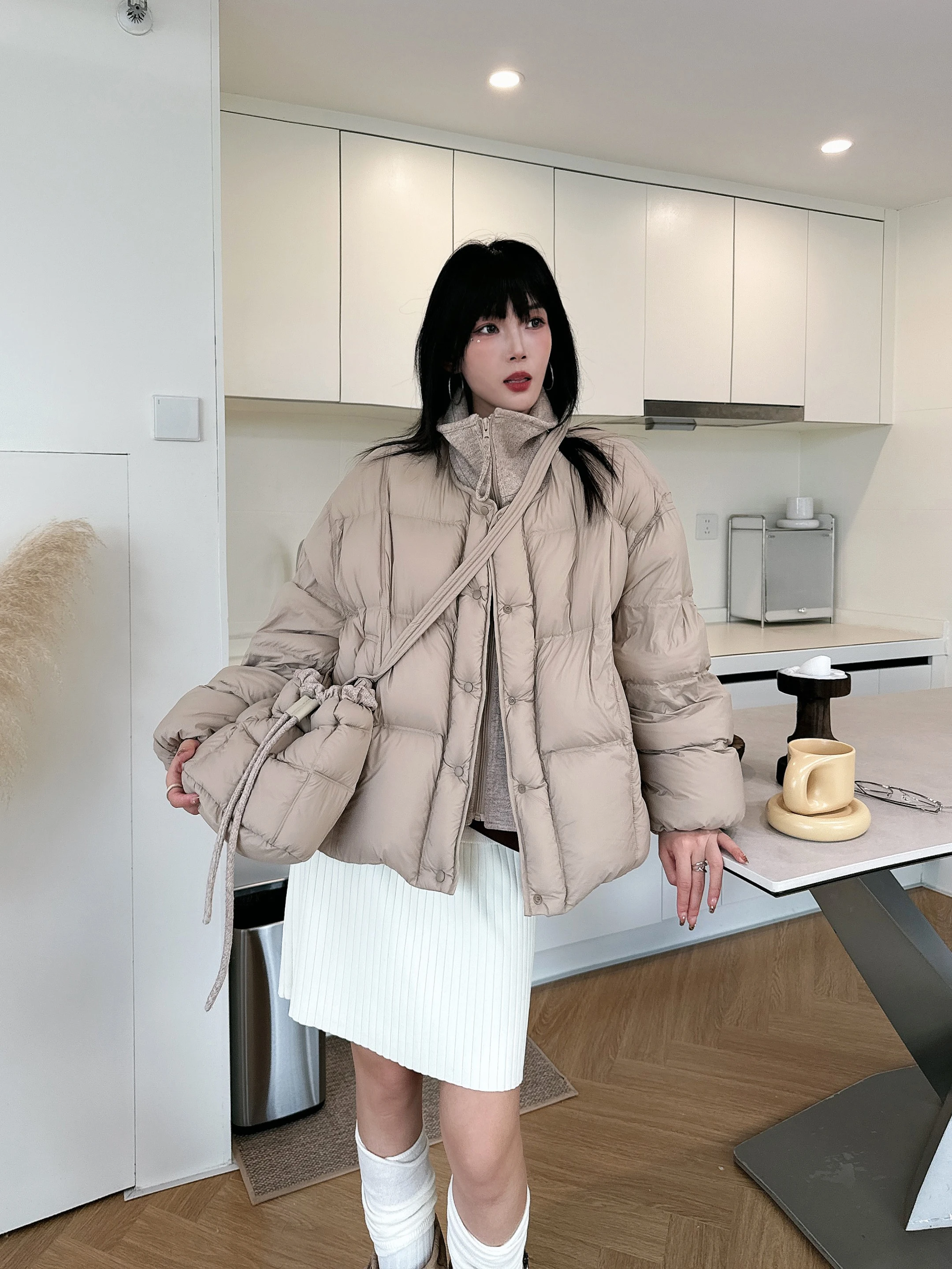 

2025 New Korean Sle Knitted Patchwork Fake Two-Piece down Jaet Women Winter Small Size with Bag White Du down Coat