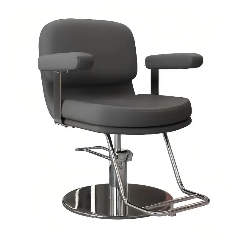 Рисунок 2 - Чистый красный стул для парикмахерской