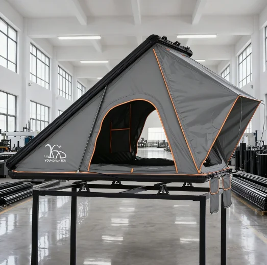 Image of Wasserdichtes Dreieckiges Auto-Dachzelt Sonnenschutz Komplettset Optionaler Innentisch Fabrik-Großhandel Outdoor-Camping