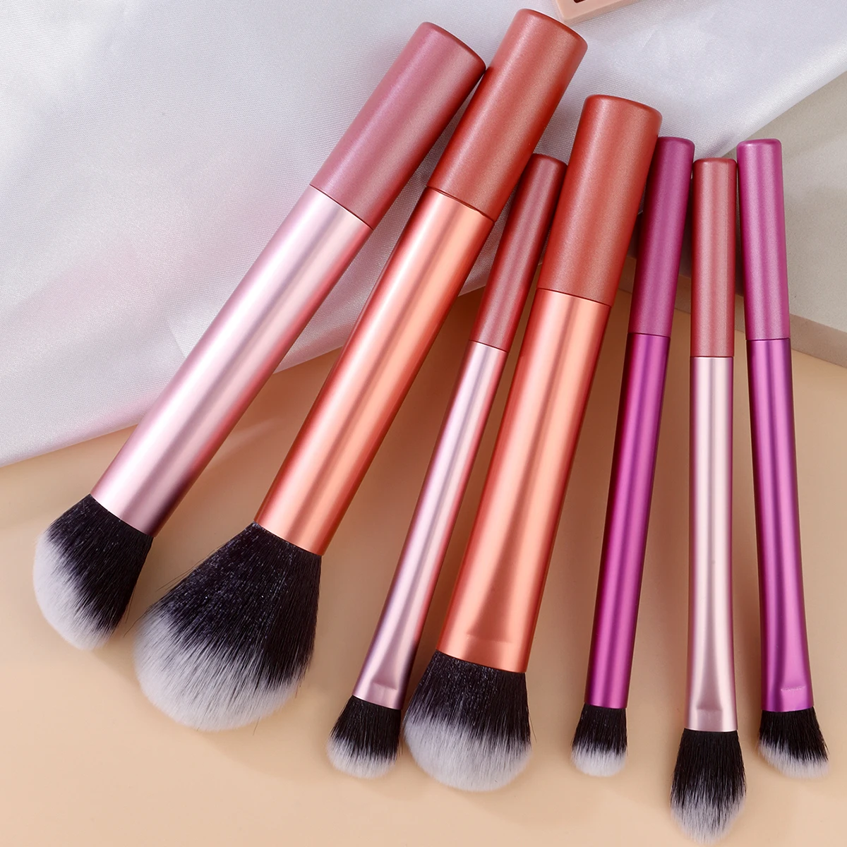 7pcs Makeup Brush Kit Soft Synthetic Hair Make Up Brushes Foundation Blush Eyeshadow Cosmetic Makeup Tools