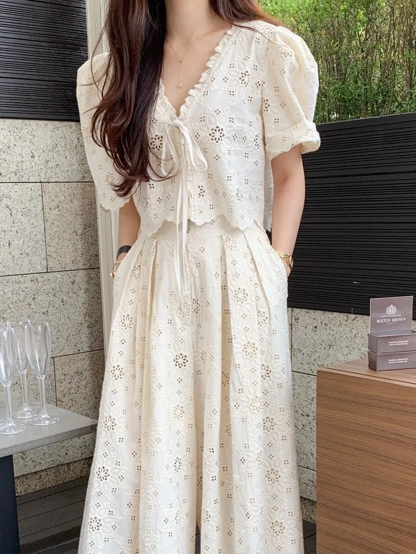 Korean Style Summer Fashion Set Sweet Two-Piece Women's Lace Hook Flower Stylish Ensemble Elegant Bouquet Cotton Polyester