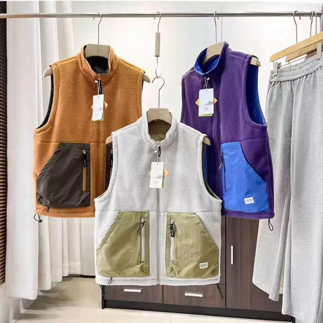 

Warm Fce Lined High Collar Pullover Vest for Men And Women Outdoor Autumn Winter Sports Leisure Two Sided Wear Outerwear