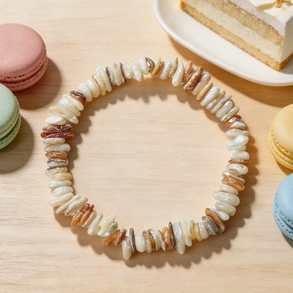 Natural Irregular Shell Chip Bracelet Handmade Elastic Rope Beaded Shells Bangle with Card Casual Beach Jewelry Gift for Friends