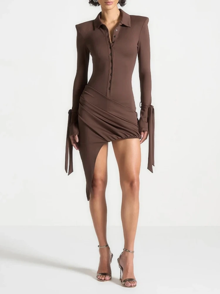Mini abito sexy con pieghe a bottoni e colletto rovesciato da donna Borwn maniche lunghe increspate abiti slim abiti da cocktail per feste da sera