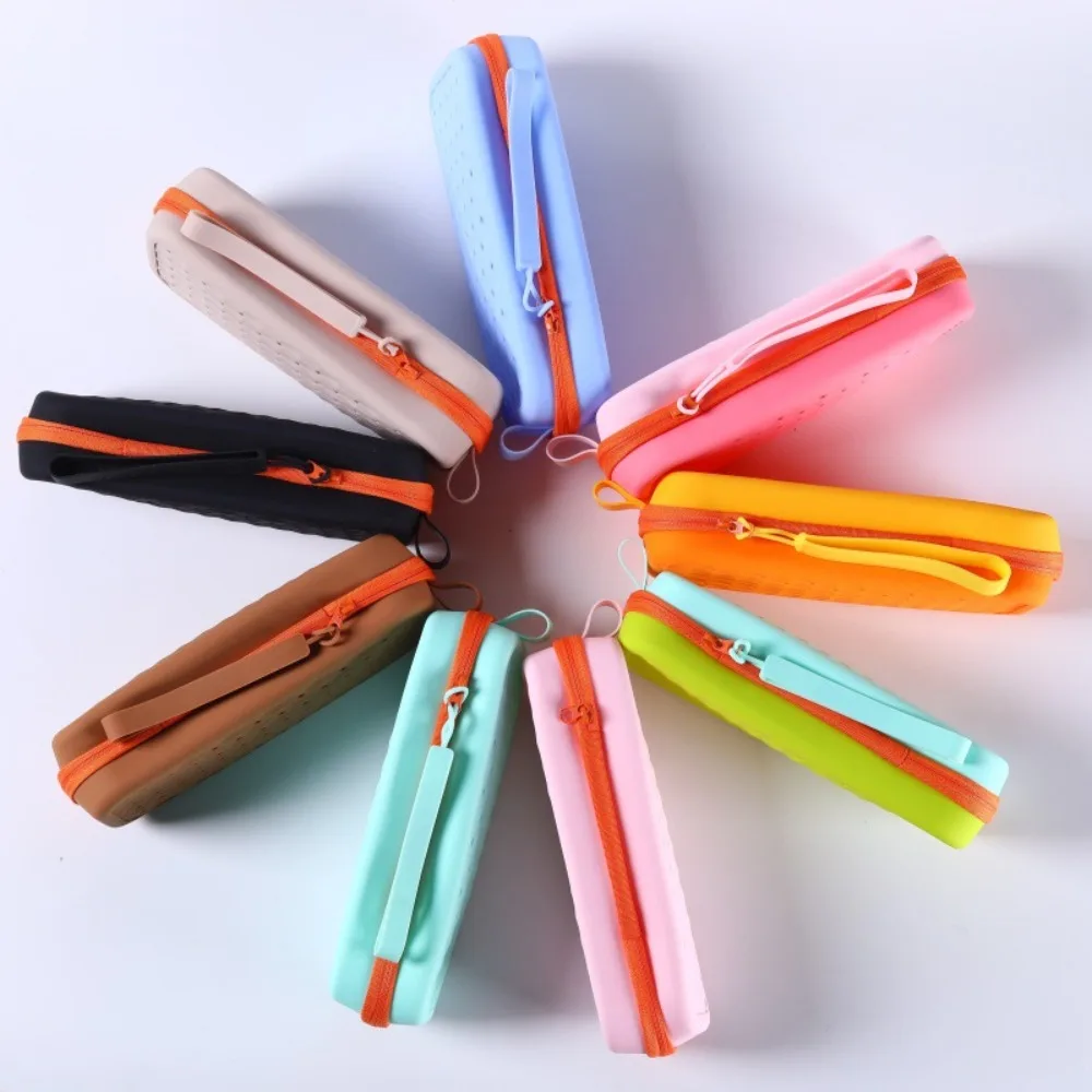 

Portable Silicone Swim Goggle Case Soft Breathable Zipper Eyeglasses Case Waterproof with Carabiners Sun Glasses Storage Box
