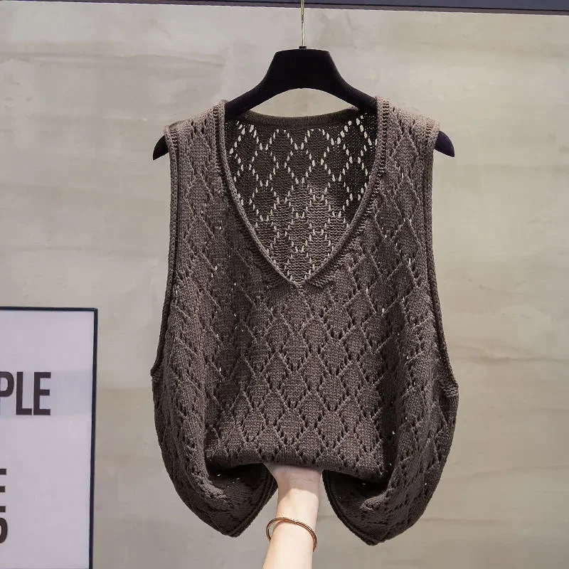 

Hollow Literary Retro Fashion Casual Loose V-neck Versatile Knitted Vest