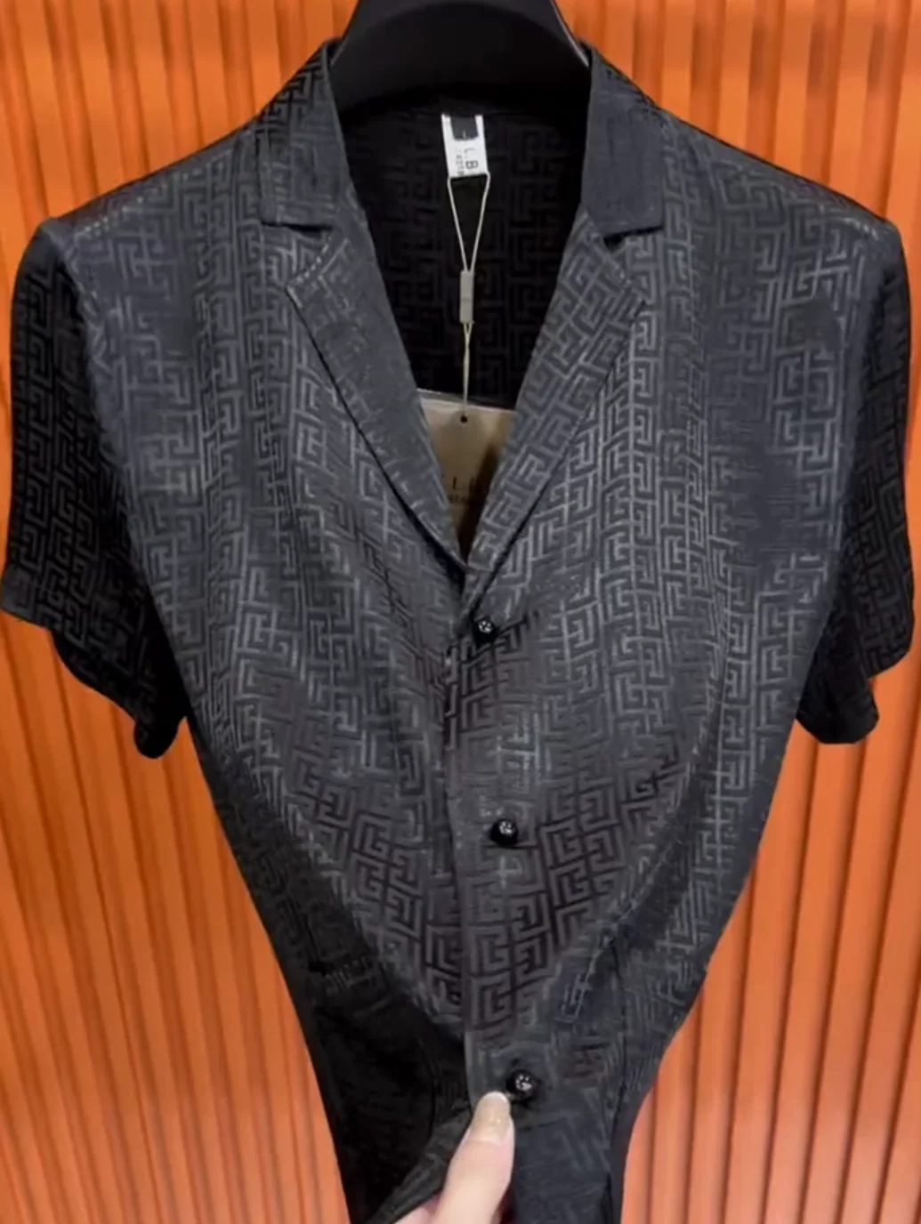 

Летняя модная рубашка с коротким рукавом: высококачественная, легкая, универсальная, дышащая, с премиальным ощущением, идеально сшитая.