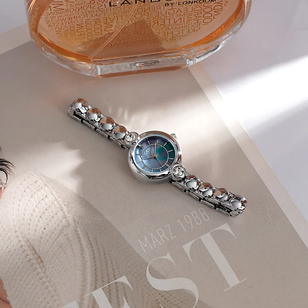 UTHAI CQ374 Reloj de mujer de moda, pulsera de aleación exquisita resistente al agua, reloj de cuarzo, reloj de regalo ligero de lujo, relojes para mujer