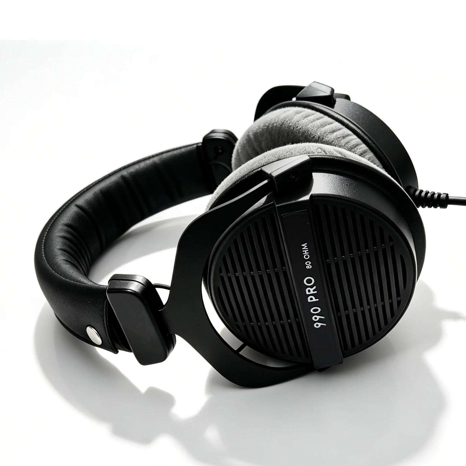 990 Pro Monitor Headphones Wholesale with Audio Equipment - Features Wide Soundstage for Audio Mixing and Live Performances