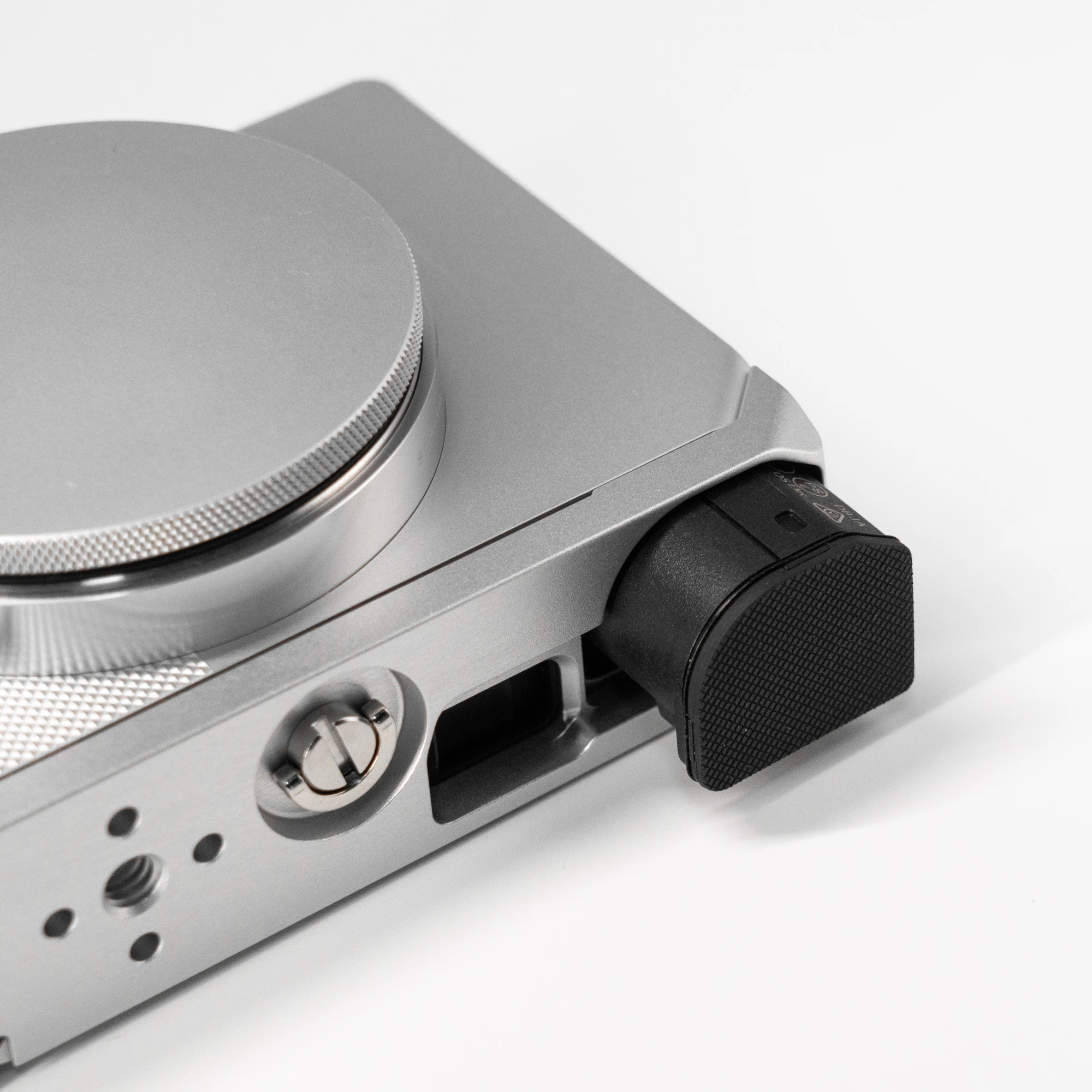 YUWOOD BF Kamerakäfig L-förmige Montageplatte mit Griff für Sigma BF Schwarz/Silber, Daumengriff mit Multifunktionsgurtloch – Detail 4