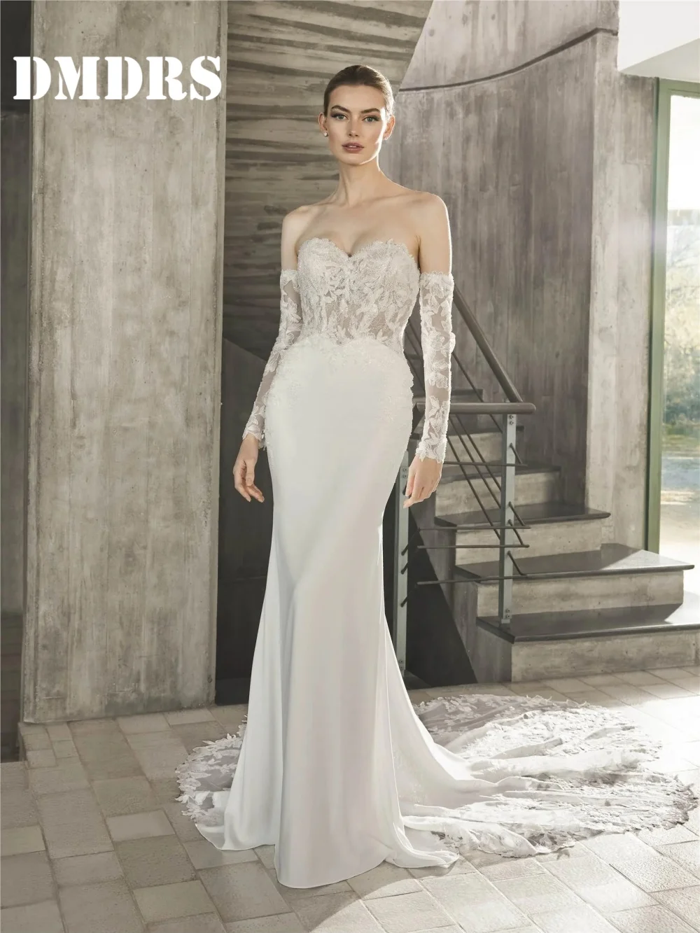 

Romantic Strapless Wedding Dresses Charming Sleeveless Bridal Gowns Graceful Tulle Floor-Length Wedding Gowns Vestidos De Novia