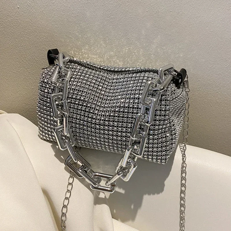 ファッションダイヤモンドチェーン女性のクロスボディバッグトレンディな固体ジッパー女性の脇の下ボルサスメッセンジャーイブニングパーティークラッチバッグ