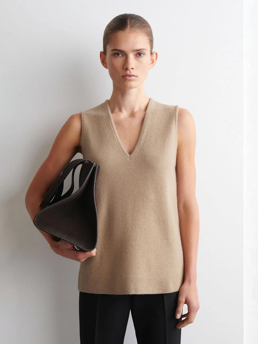 

Повседневный вязаный жилет с V-образным вырезом из шерстяной смеси, весна 2026, женский, модный, простой, для работы, удобный, свободного кроя, вязаный топ