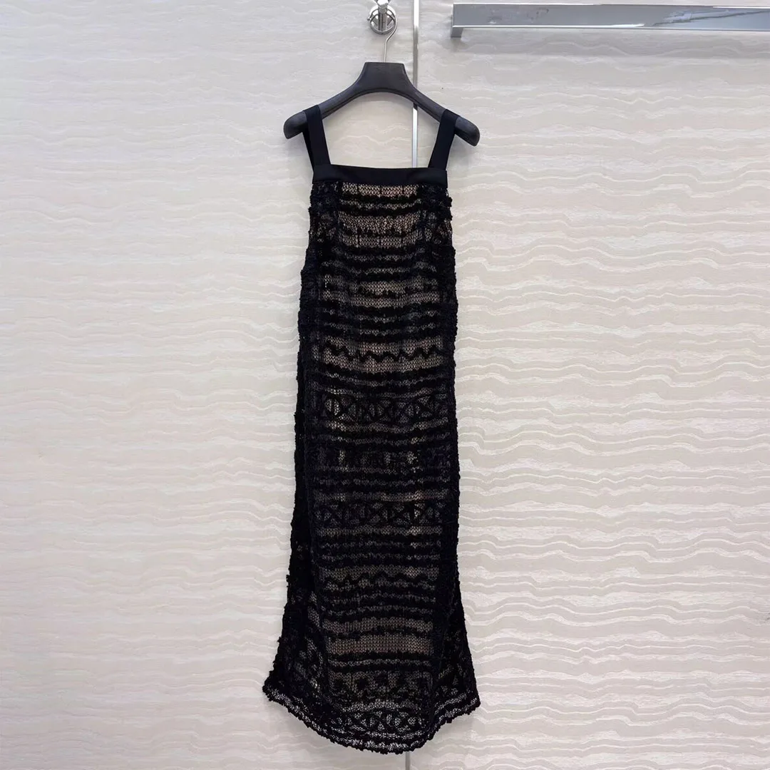 

2025 Новая мода Роскошный 68% шелковый вязаный крючком тканый жилет Вечернее платье Женские бретели с разрезом на шее и открытой спиной Полые вязаные сексуальные длинные платья